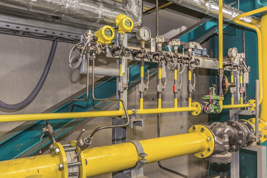 Flow measurement via an orifice plate and mechanical differential pressure. The static pressure is measured by an additional sensor.